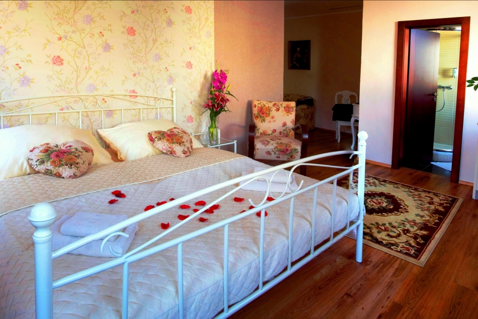 Romantic weekend package